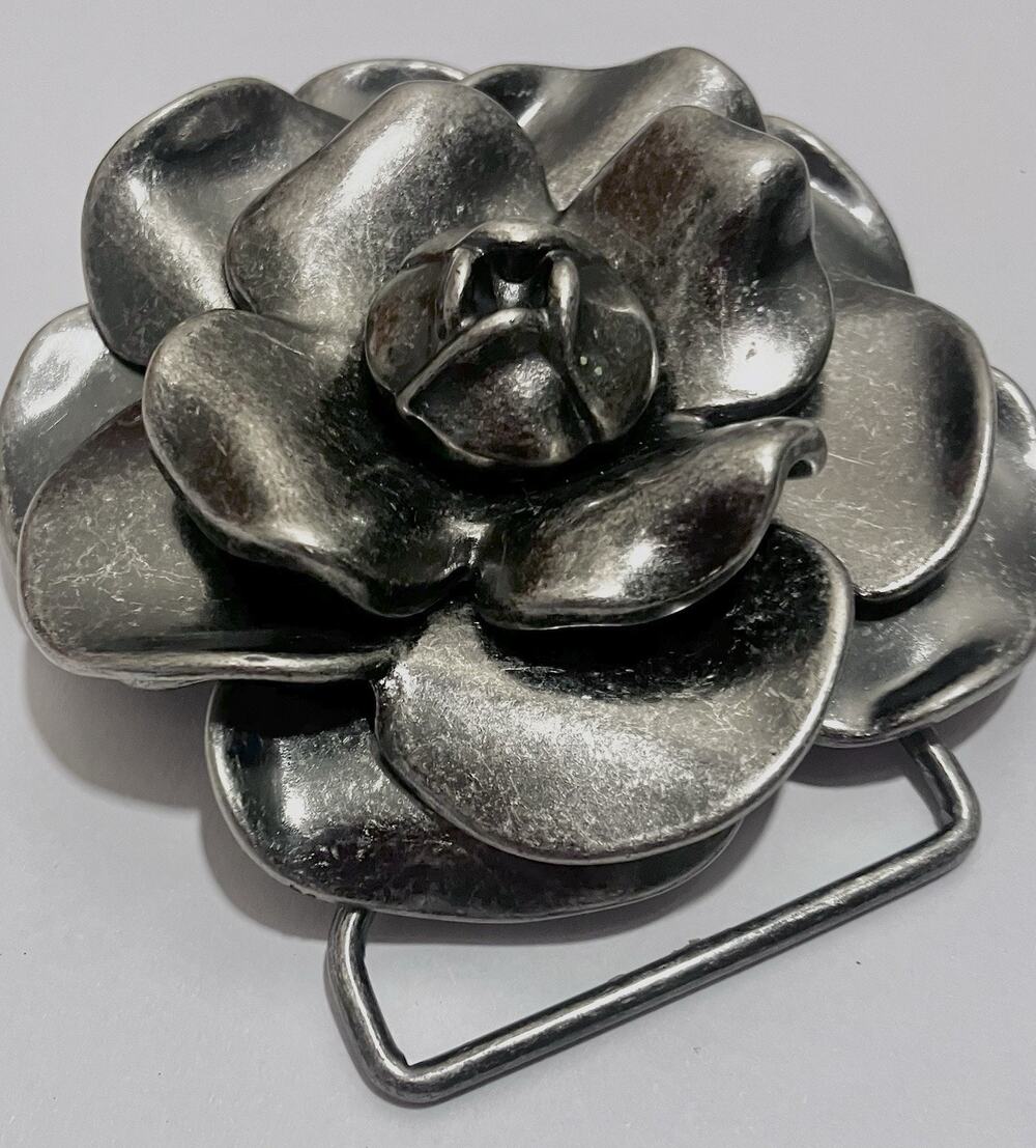 Betsey Johnson Rose Belt Buckle Large Silver Metal 3D Floral Statement 3 In Art